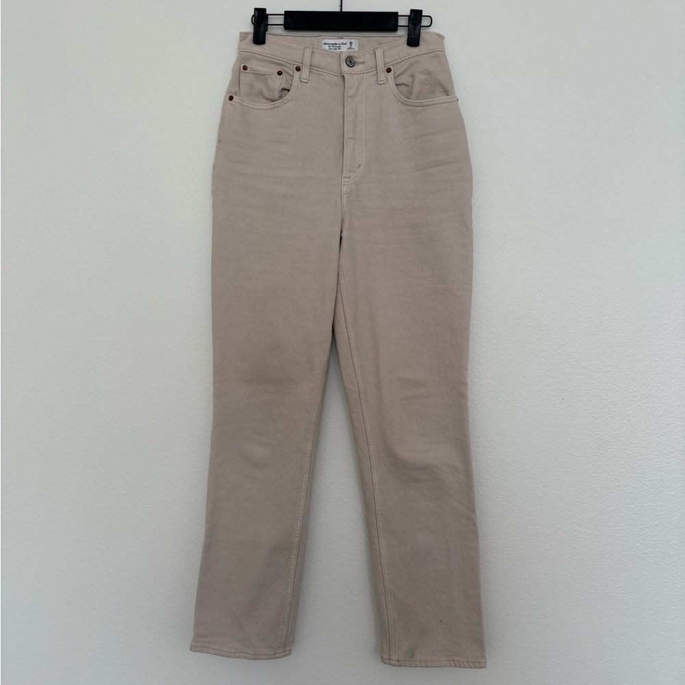 Abercrombie and Fitch The 90s Straight Ultra High Rise in Khaki Size 26/2R